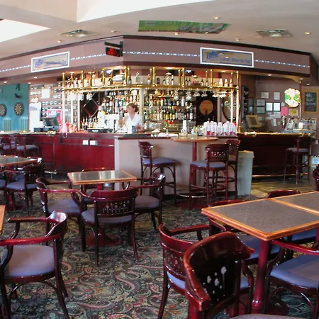 Powell River Town Centre Hotel 